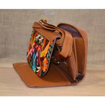 Portfel torebka skórzana brązowa z kwiatowym kolorowym haftem .